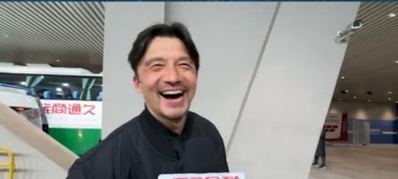 帶孩子和帶球隊(duì)哪個(gè)更累？謝暉笑言：都累，但帶孩子更累